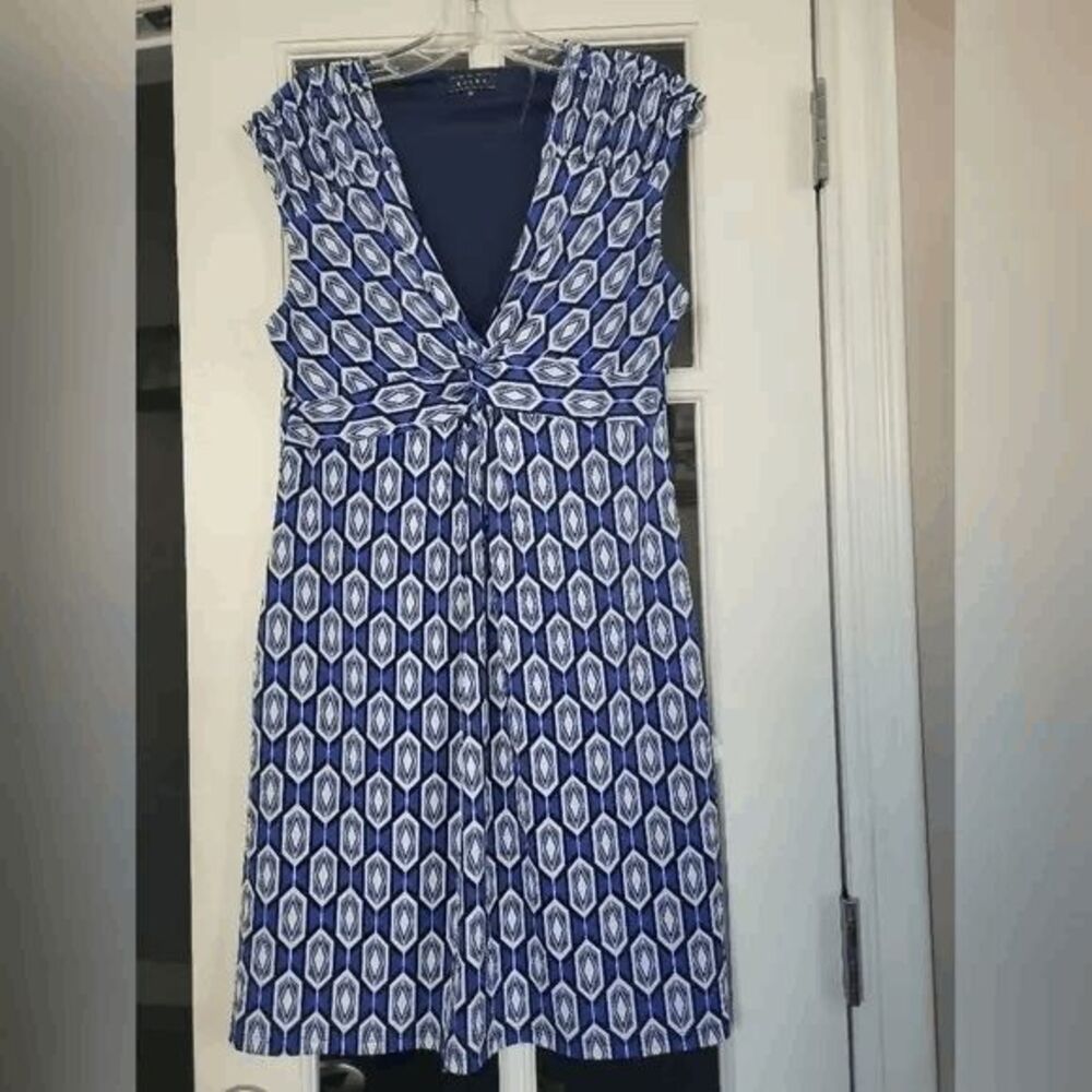 Kiara V neck Geometric Sleeveless dress